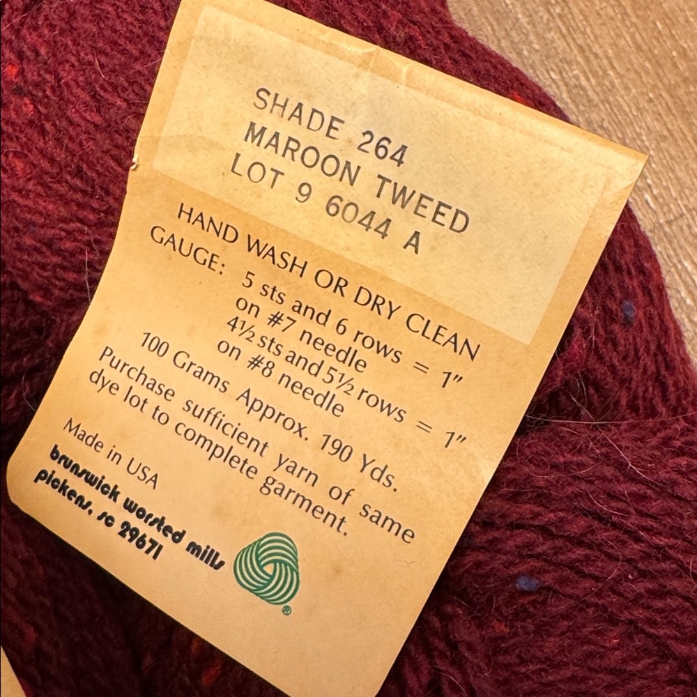 Ballybrae Worsted Unscoured 100% Virgin Wool Yarn - Maroon Tweed - Picture 5 of 5